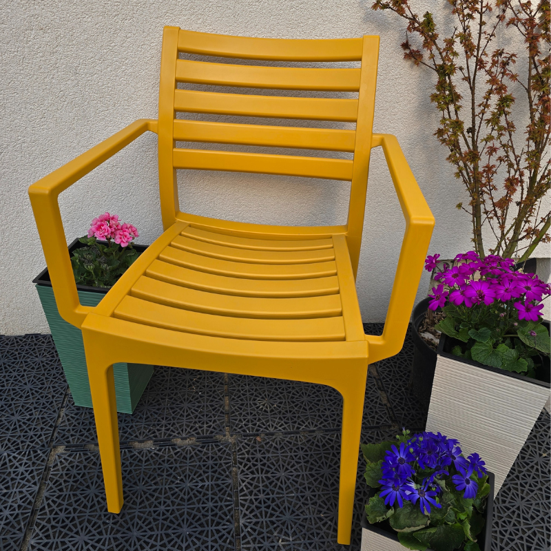 Baštenska stolica Capri