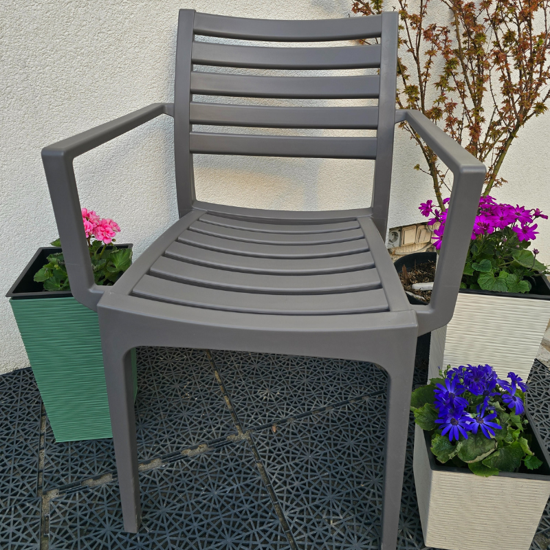 Baštenska stolica Capri